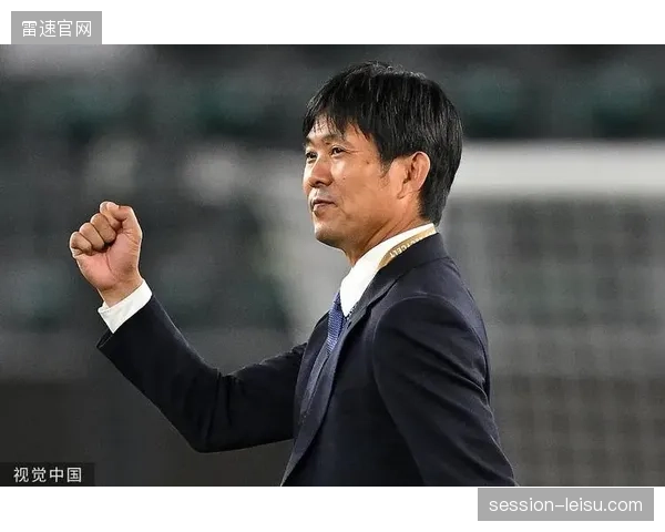 外界对日本队世界杯成绩的高期望，将考验森保一坚持三中卫战术体系的决心与临场调整。